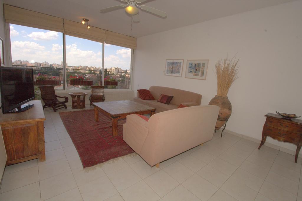 Kfar Saba View Apartment Room photo